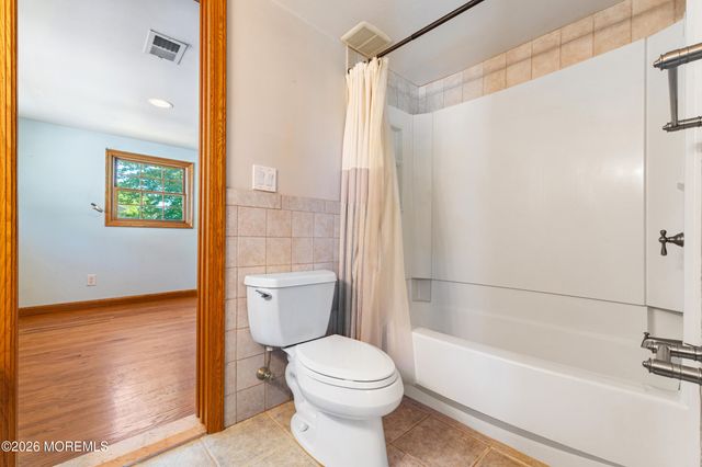 6 Tulip Drive, Old Bridge, NJ 08857
