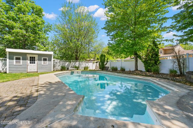 6 Tulip Drive, Old Bridge, NJ 08857