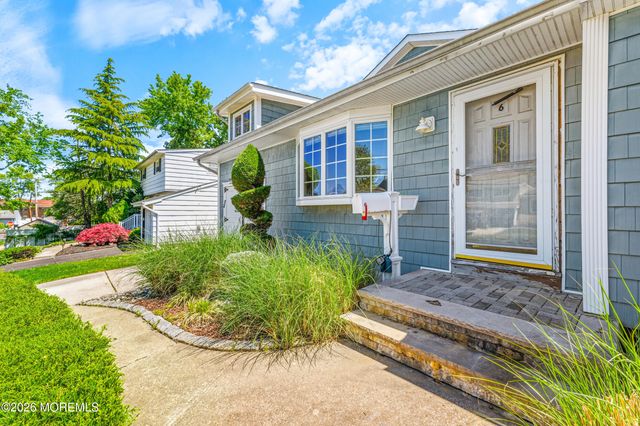 6 Tulip Drive, Old Bridge, NJ 08857