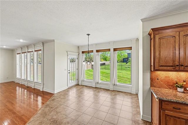 8804 SE 1st Street, Lee's Summit, MO 64064
