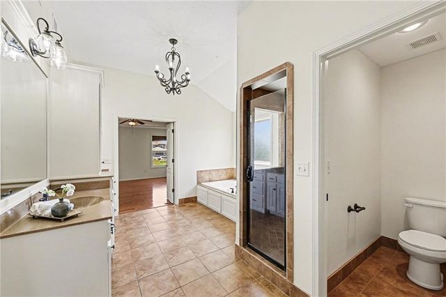 8804 SE 1st Street, Lee's Summit, MO 64064