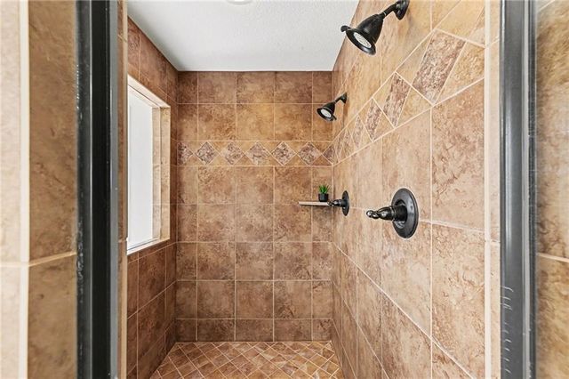 8804 SE 1st Street, Lee's Summit, MO 64064