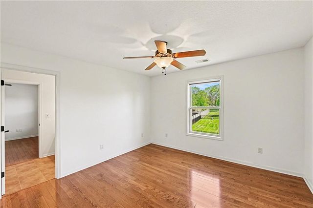 8804 SE 1st Street, Lee's Summit, MO 64064