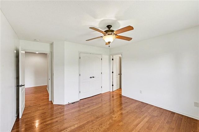 8804 SE 1st Street, Lee's Summit, MO 64064