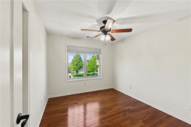 8804 SE 1st Street, Lee's Summit, MO 64064