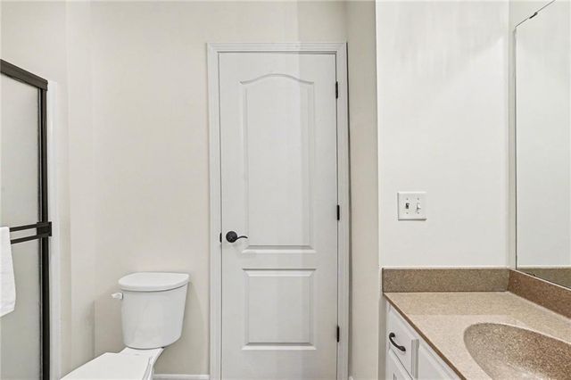 8804 SE 1st Street, Lee's Summit, MO 64064