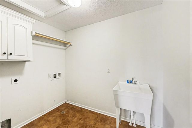 8804 SE 1st Street, Lee's Summit, MO 64064