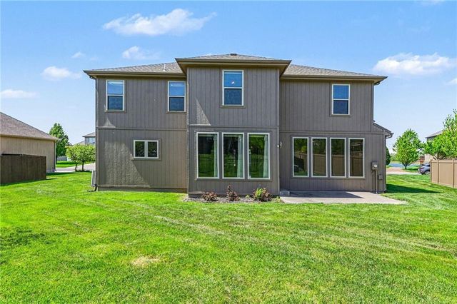 8804 SE 1st Street, Lee's Summit, MO 64064