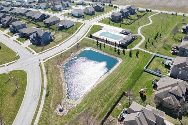 8804 SE 1st Street, Lee's Summit, MO 64064