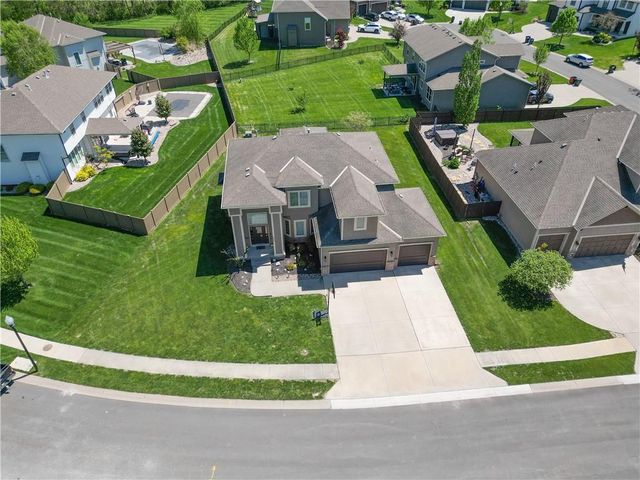 8804 SE 1st Street, Lee's Summit, MO 64064