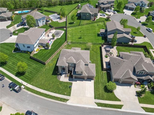 8804 SE 1st Street, Lee's Summit, MO 64064