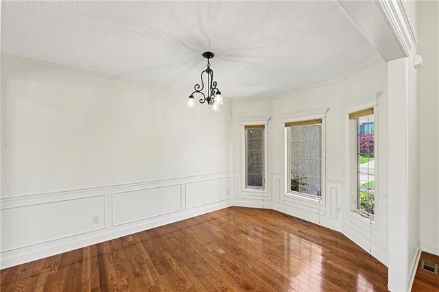 8804 SE 1st Street, Lee's Summit, MO 64064