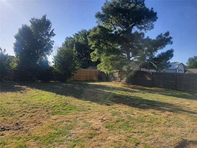 1013 N Crystal Way, Mustang, OK 73064