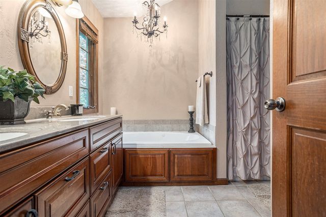 52 E Acacia Boulevard, Battle Creek, MI 49015