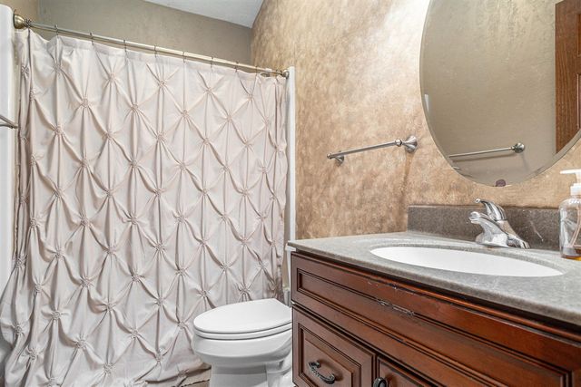 52 E Acacia Boulevard, Battle Creek, MI 49015