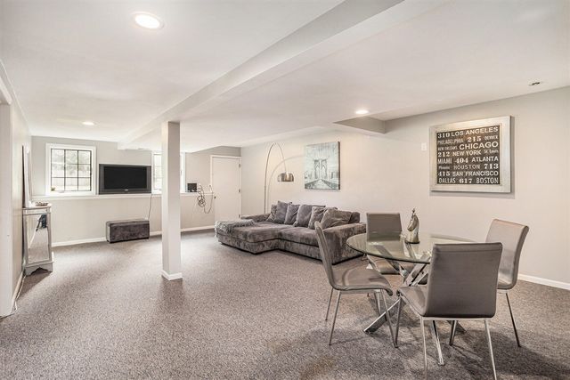 52 E Acacia Boulevard, Battle Creek, MI 49015