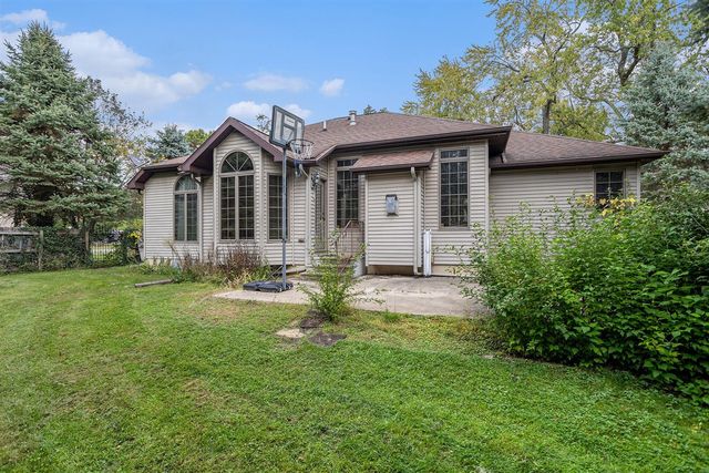 52 E Acacia Boulevard, Battle Creek, MI 49015