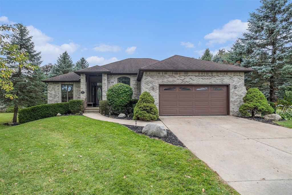 52 E Acacia Boulevard, Battle Creek, MI 49015