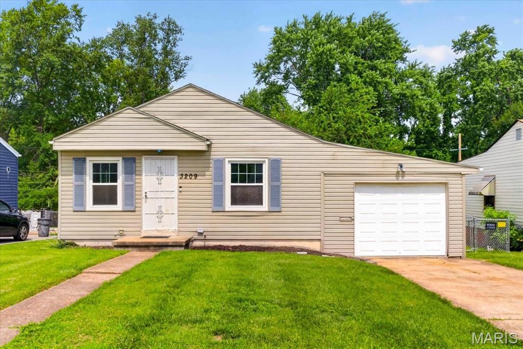 3209 Lynros Drive, St Ann, MO 63074