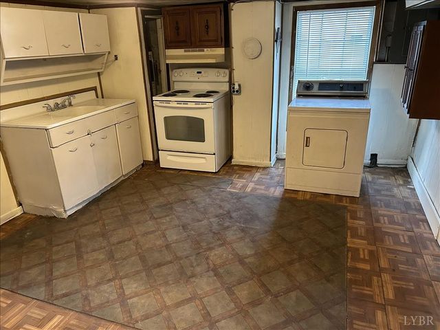 207 Winston Ridge Road, Lynchburg, VA 24501