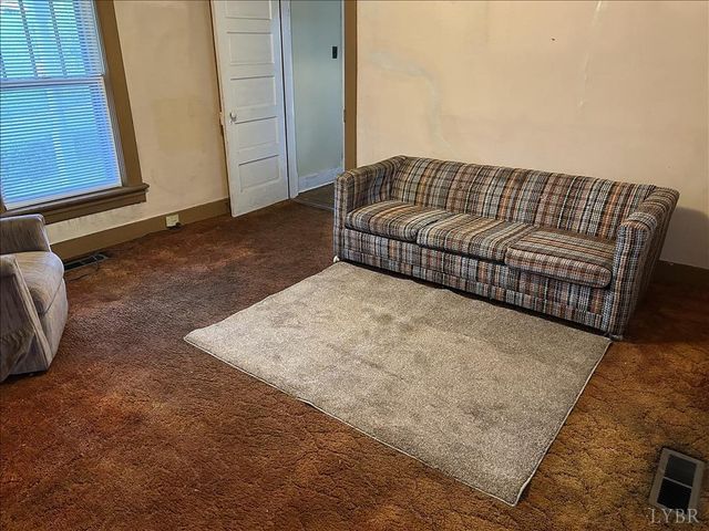207 Winston Ridge Road, Lynchburg, VA 24501