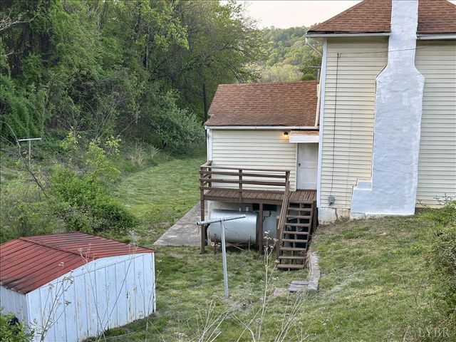 207 Winston Ridge Road, Lynchburg, VA 24501