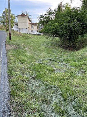 207 Winston Ridge Road, Lynchburg, VA 24501