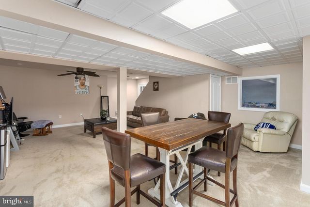 35 DARK LEAF DR, Hamilton, NJ 08610