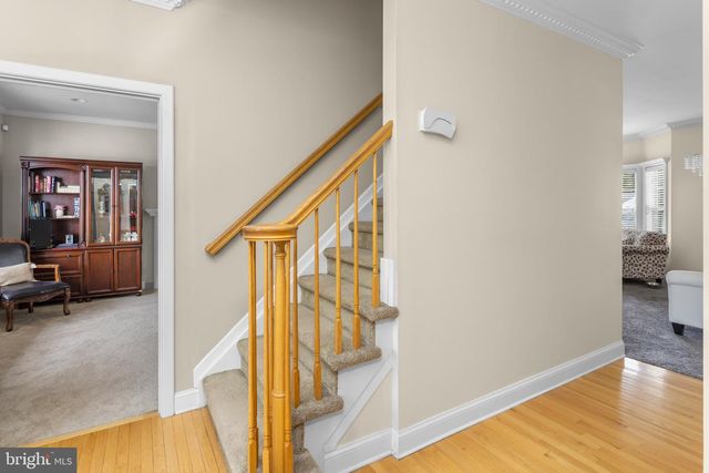 35 DARK LEAF DR, Hamilton, NJ 08610