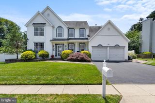 35 DARK LEAF DR, Hamilton, NJ 08610