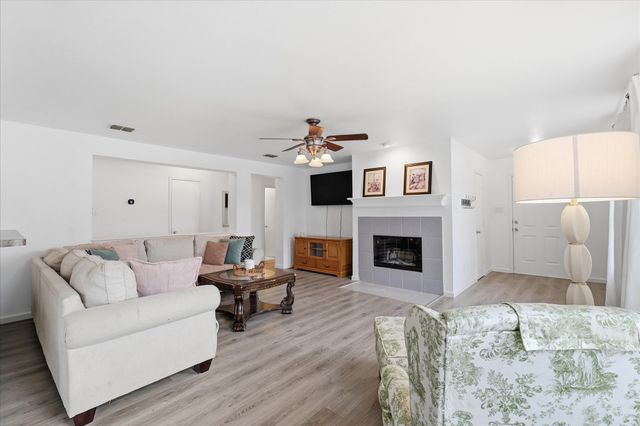 2062 Bishop Hill Trail, Frisco, TX 75036