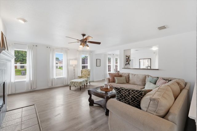2062 Bishop Hill Trail, Frisco, TX 75036