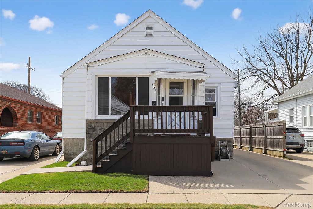 926 Kentucky Court, Monroe, MI 48161