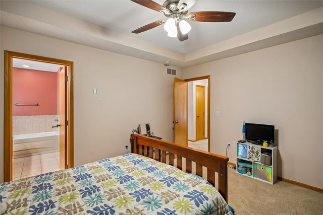 1213 S H Street, Indianola, IA 50125