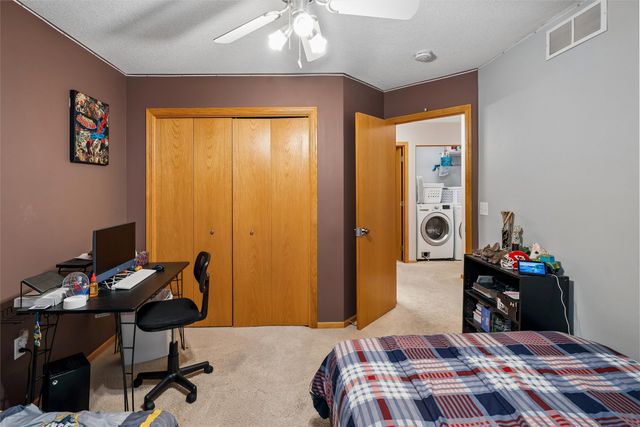 1213 S H Street, Indianola, IA 50125