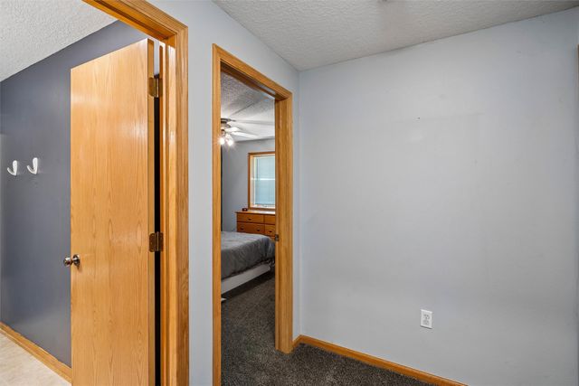 1213 S H Street, Indianola, IA 50125