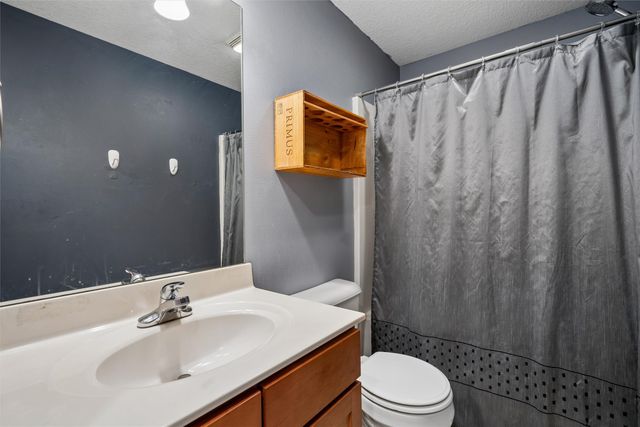 1213 S H Street, Indianola, IA 50125