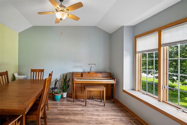 1213 S H Street, Indianola, IA 50125