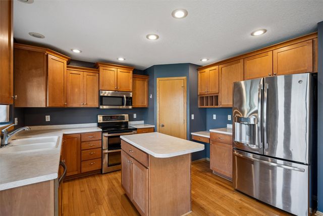 1213 S H Street, Indianola, IA 50125