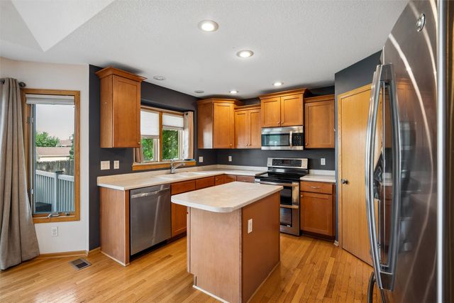 1213 S H Street, Indianola, IA 50125