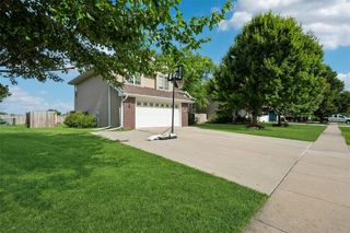 1213 S H Street, Indianola, IA 50125
