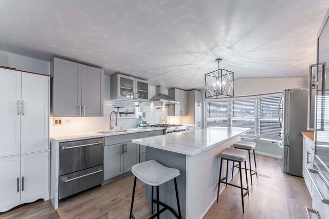 106 8th Avenue, Bartlett, IL 60103