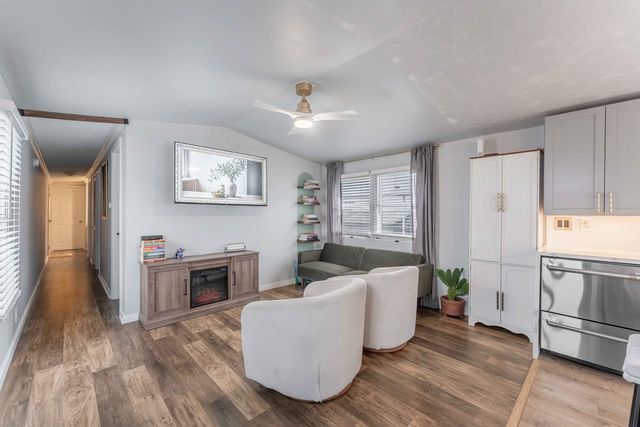 106 8th Avenue, Bartlett, IL 60103