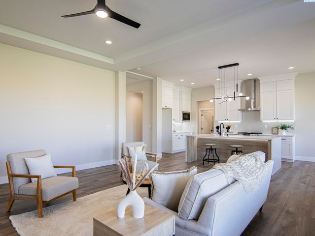 2839 Savanna Ave, Richland, WA 99352