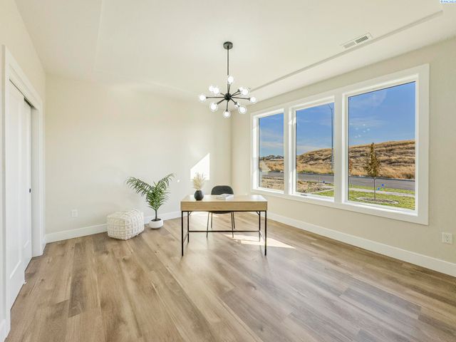 2839 Savanna Ave, Richland, WA 99352