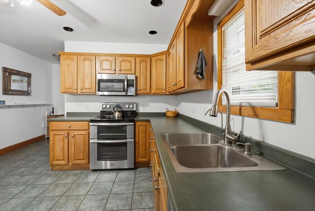 15 Sylvan Avenue, Lewiston, ME 04240 — photo 2