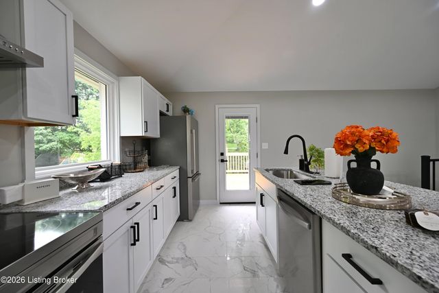 5921 Bluestone Rd, Louisville, KY 40219