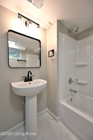 5921 Bluestone Rd, Louisville, KY 40219