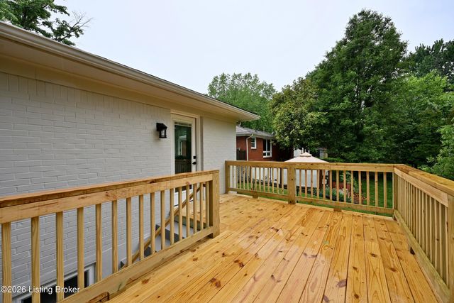 5921 Bluestone Rd, Louisville, KY 40219