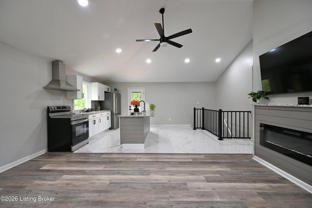 5921 Bluestone Rd, Louisville, KY 40219